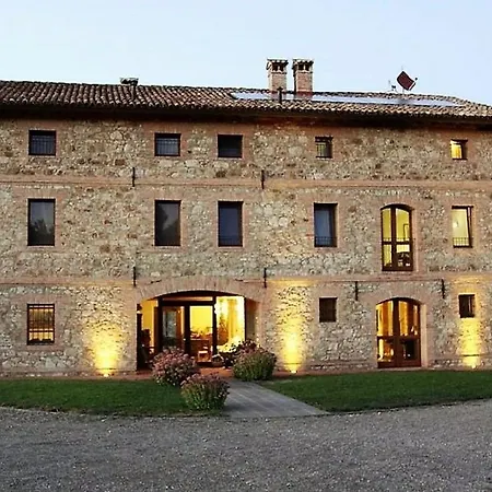 Podere Prasiano Κατάλυμα σε φάρμα Marano sul Panaro